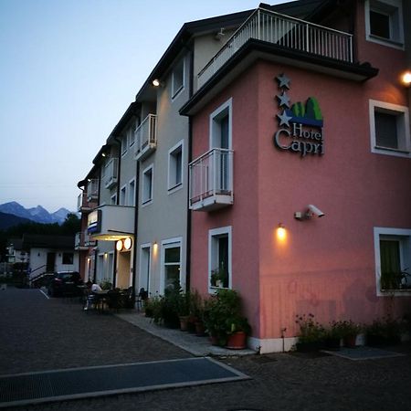 Hotel Capri Ponte nellʼAlpi エクステリア 写真