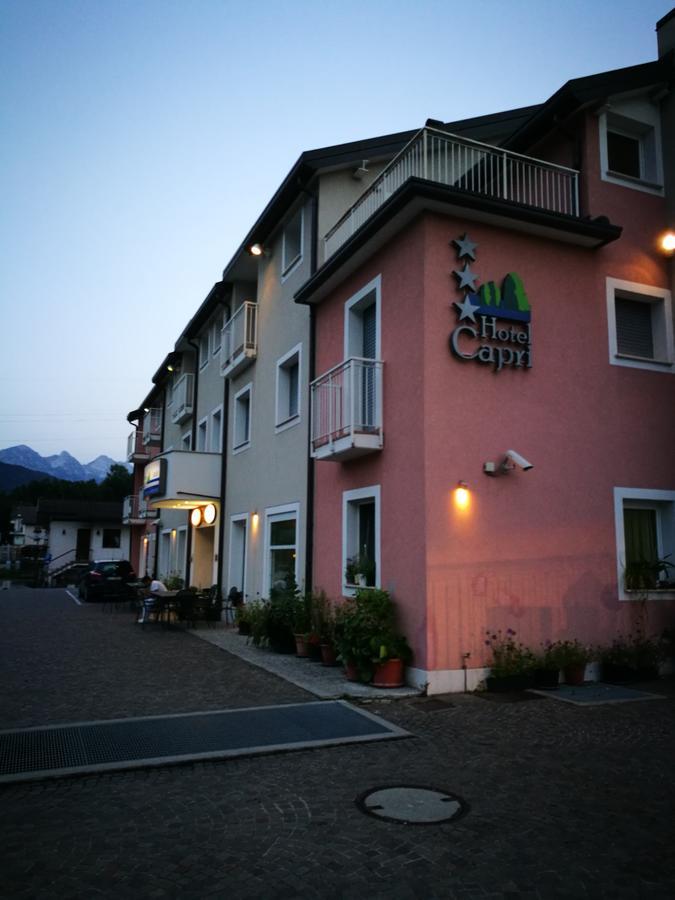 Hotel Capri Ponte nellʼAlpi エクステリア 写真